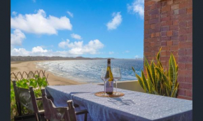 3 bedrooms with Views over Kirra!